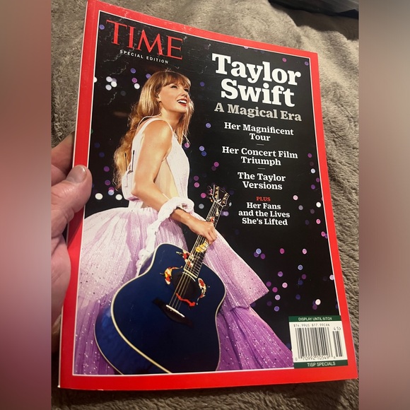 Taylor Swift ( Time Magazine ) ( A special edition ) a Magical Era - Picture 1 of 7